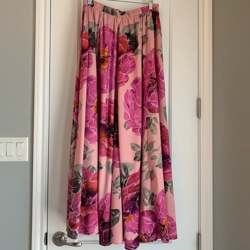 Long flowy floral printed skirt